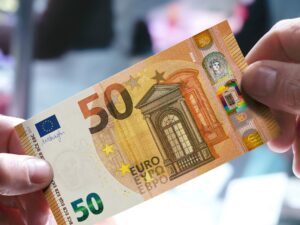 50 Euro bằng bao nhiêu tiền Việt Nam?